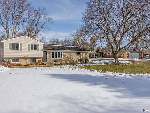 2nd image of 3436 Overton Dr