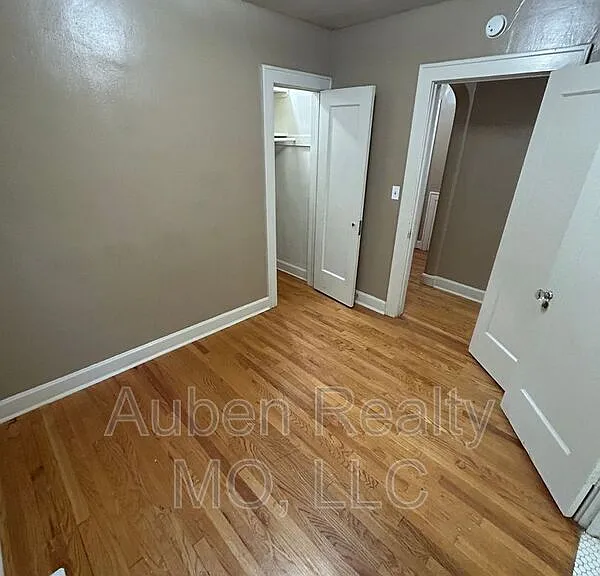 5446 Charlotte St #1F — Photo 19