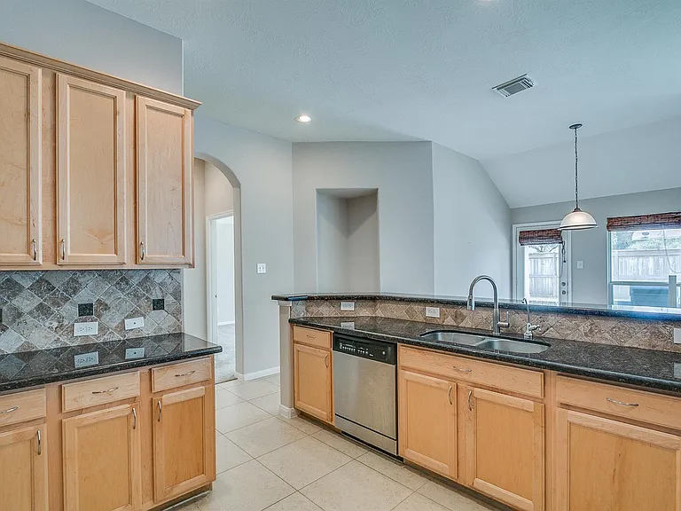10914 Tattershall Ln — Photo 10