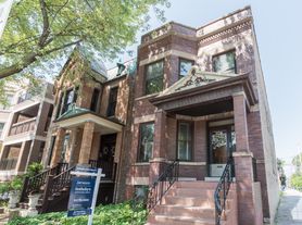 3710 N Damen Ave, Chicago, IL
