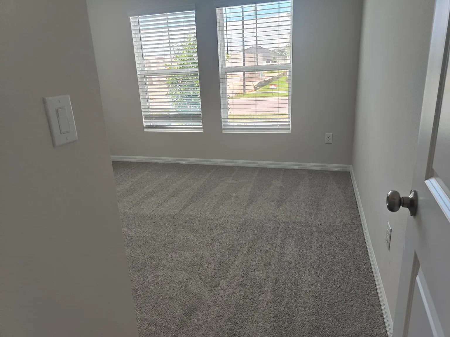 5 bed, 2600 sqft, $2,995 — Photo 4