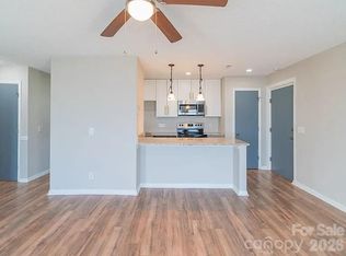 6112 Meadow Rose Ln, Charlotte, NC 28215