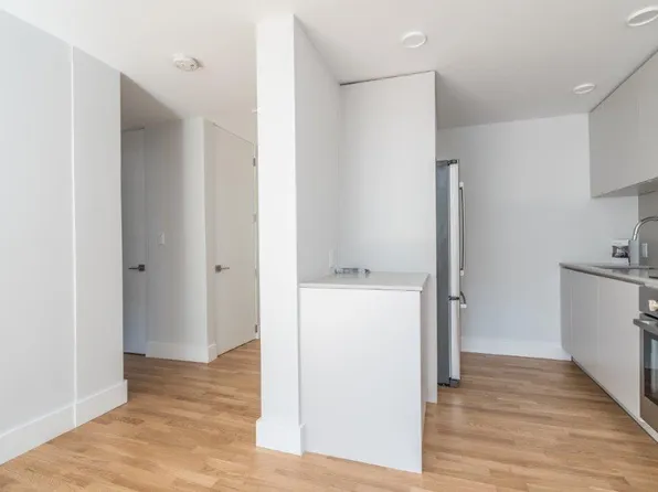 334 Harvard St APT F-2, Cambridge, MA 02139