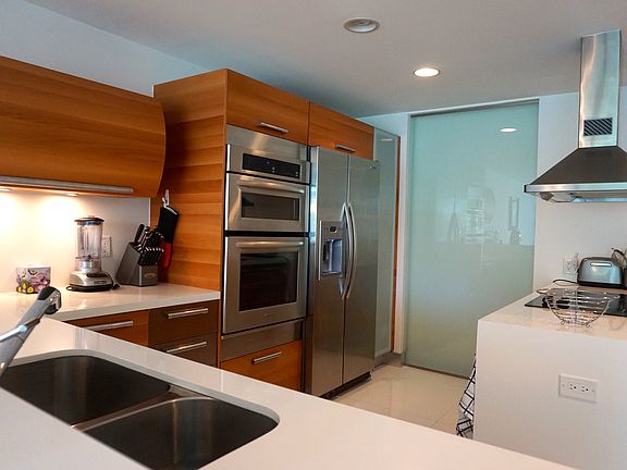 5th image of 2950 NE 188th St APT 130