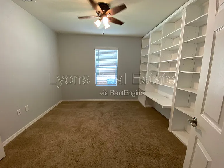 3425 Cancun Ct — Photo 16
