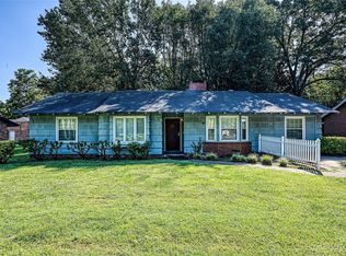 814 W Sugar Creek Rd, Charlotte, NC 28213