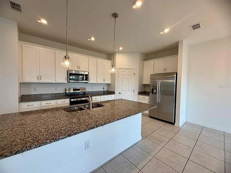 1306 Normandy Dr — Photo 5