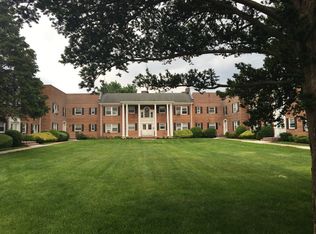 261 Central Ave APT G3, Lawrence, NY 11559