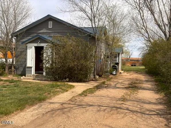 217 S Chestnut St, Plentywood, MT 59254
