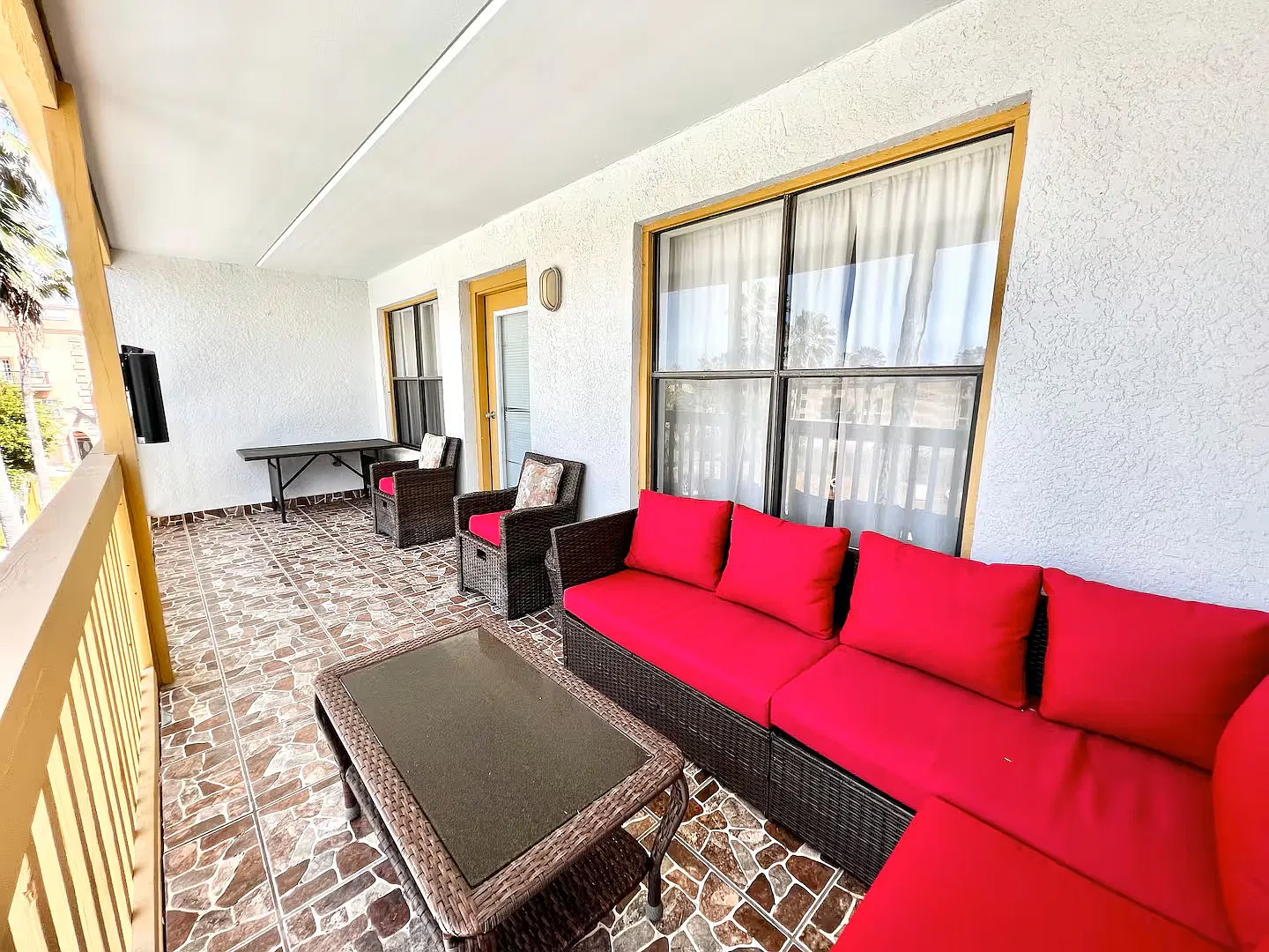 2 bed, 874 sqft, $1,900 — Photo 4