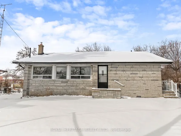 26 Kitson Dr, Toronto, ON M1M 3C8