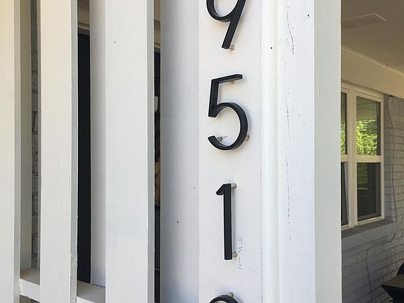 9512 RIDGEVIEW CIRCLE