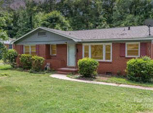 1033 Rollingwood Dr, Charlotte, NC 28217