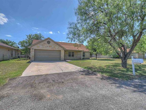 2nd image of 638 Aspen Ln