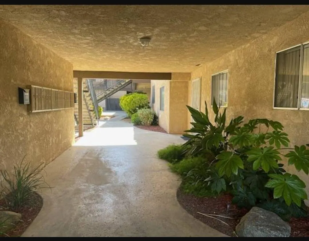 2 bed, 1100 sqft, $1,525 — Photo 4