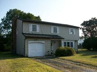 48 Corbin Ave, East Patchogue, NY 11772