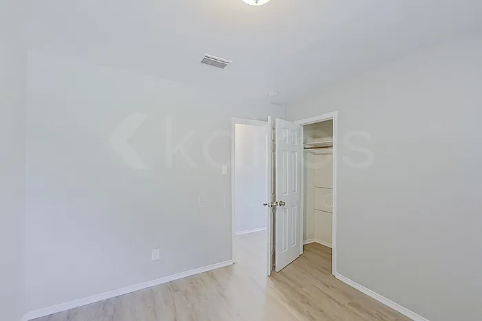 168 Creekview Dr E — Photo 12