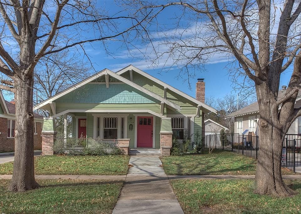 1st image of 2704 College Ave