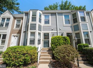 11250 Silentwood Ln, Reston, VA 20191