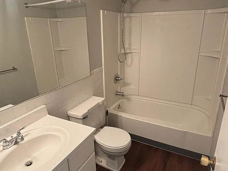 2 bed, 1.0 bath, 1000 sqft, $1,120 — Photo 4