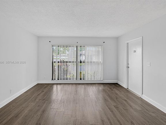 4th image of 10086 Eaglewood Rd APT B