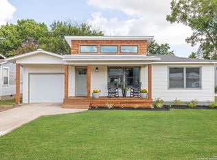 320 Hickman St, Boerne, TX 78006