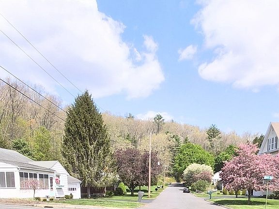 3rd image of 2 Boivin Ave