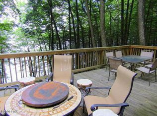 52 Glen Rd, Lake Ariel, PA 18436