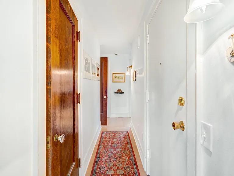25 Langdon St #B — Photo 8