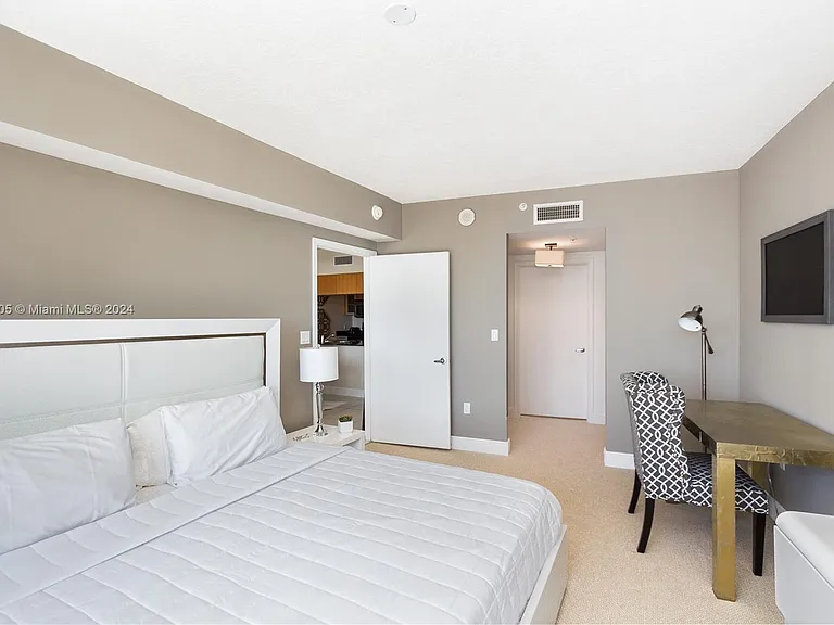 1750 N Bayshore Dr #3512 — Photo 13