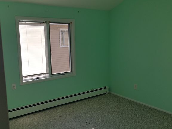 3rd image of 24 Saint Johns Ave