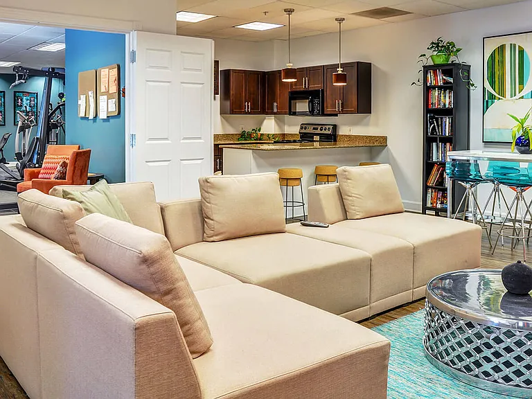 Axcess 15 Apartments — Photo 9