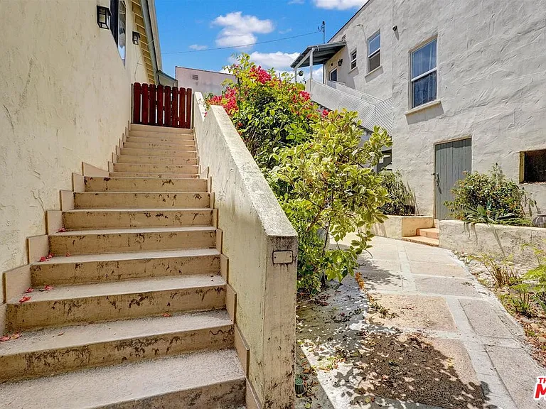 456 1/2 Smithwood Dr — Photo 28