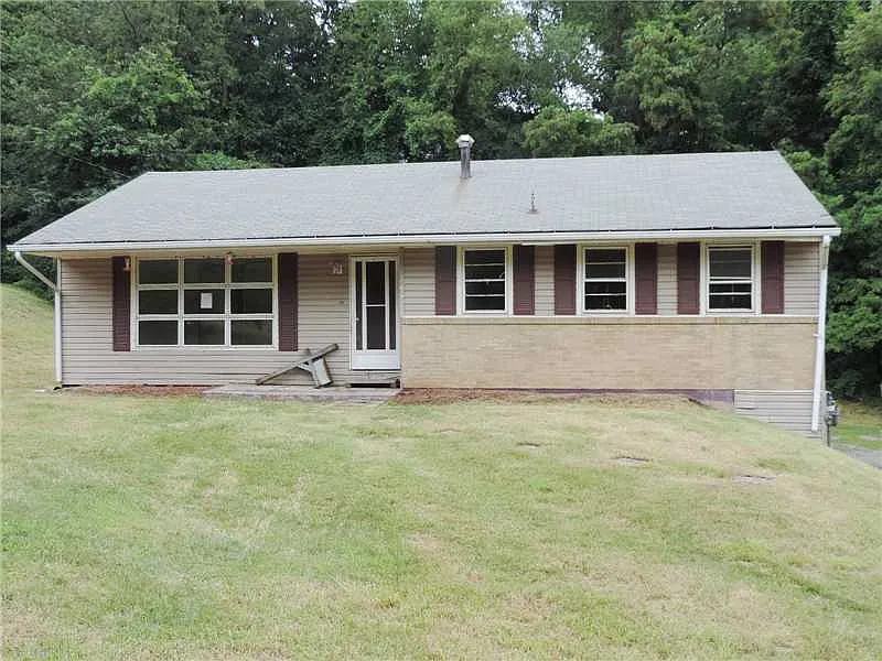 132 Fairlane Dr photo 1