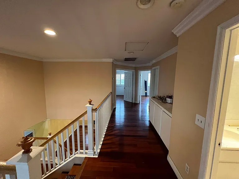 148 E Hazeltine St — Photo 16