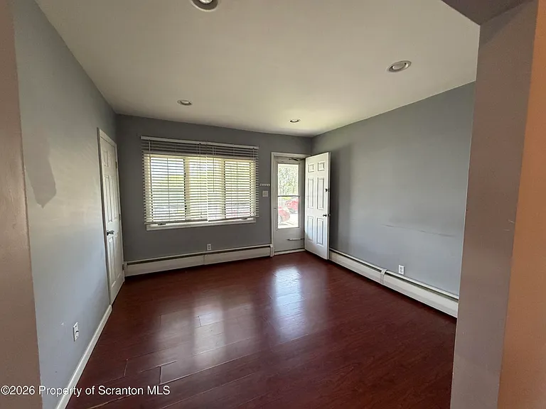829-831 Albert St #831 — Photo 9