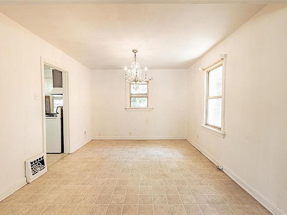 4th image of 249 Louisa Ave