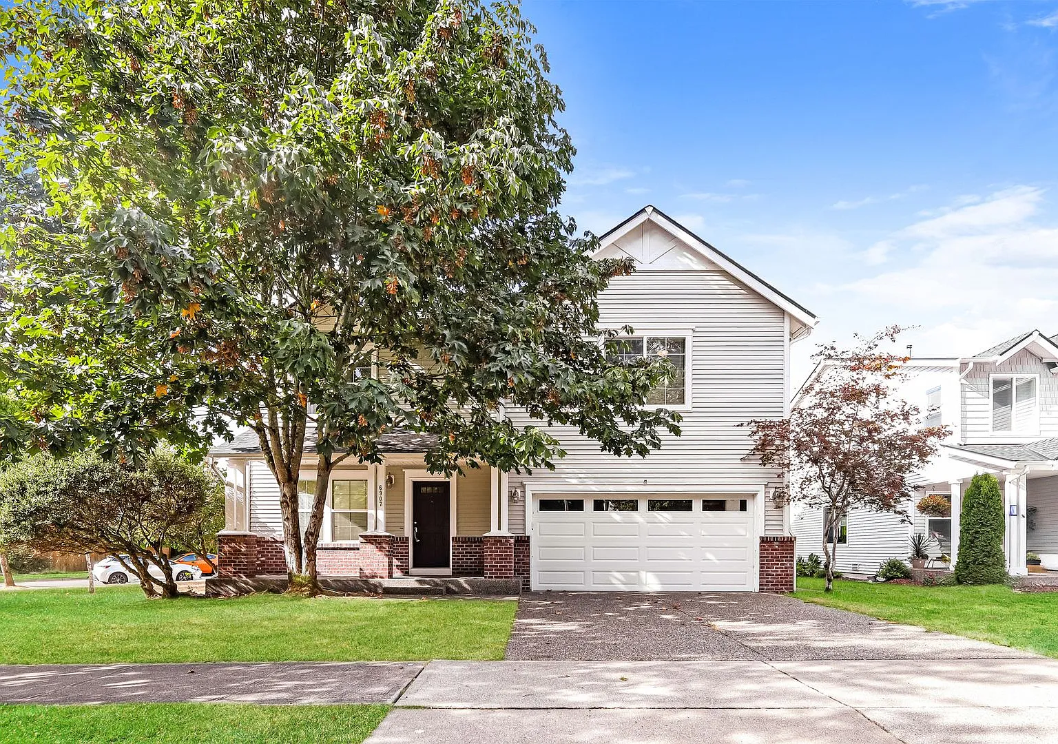Spacious Tumwater Home Near I-5 with 2-Car Garage — Photo 1