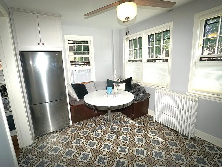833 Grand Apartments — Photo 2