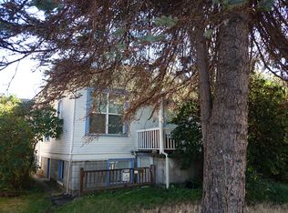 5216 Brooklyn Ave NE, Seattle, WA 98105