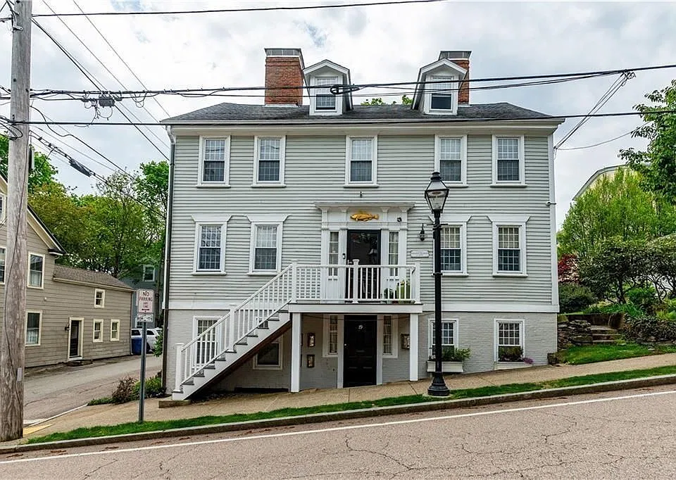 19 King St #4