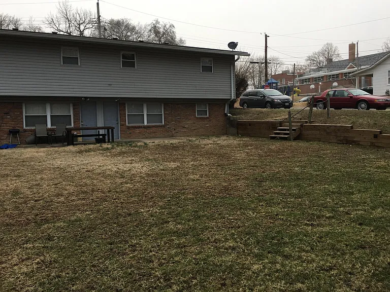 701 Perry St — Photo 3