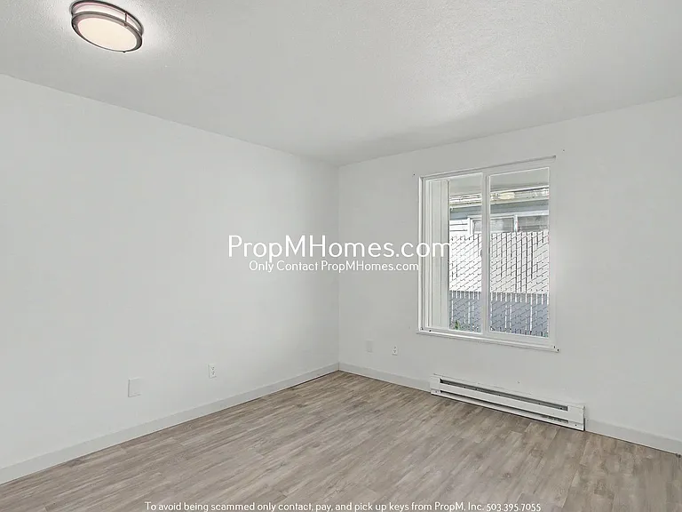 2216 SE Tacoma St — Photo 12