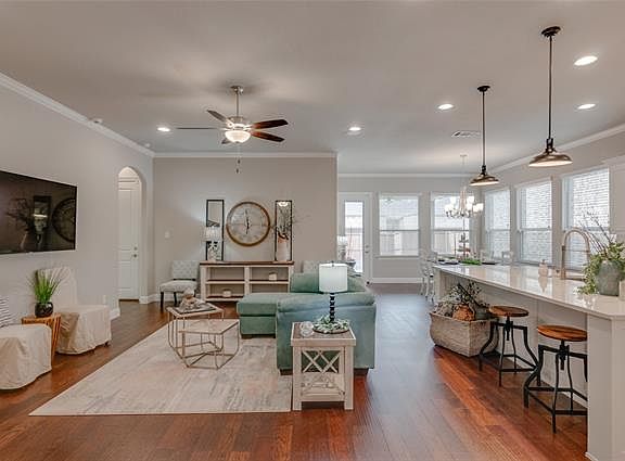 4th image of 8304 Odell St