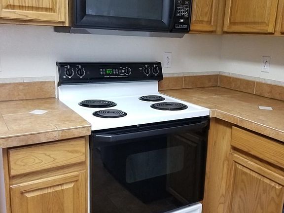 Kitchen Stove and Microwave