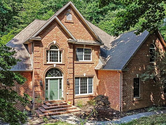 5th image of 661 Hunters Ln