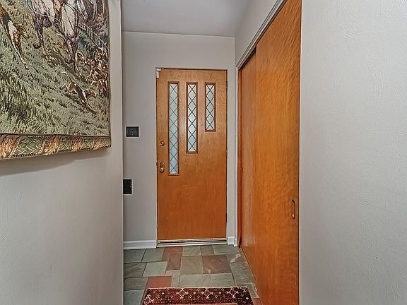 4th image of 1024 Knollwood Rd