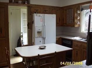 3 Mar Kan Dr, Northport, NY 11768