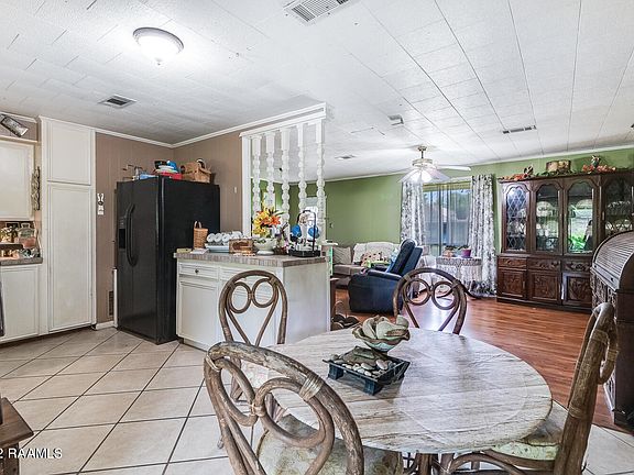 5th image of 301 Saint Hilary Dr