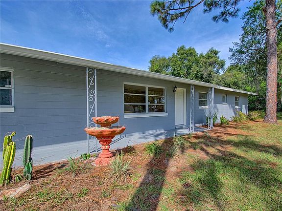 4th image of 712 NE 39th Ct